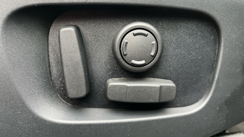 Land Rover Range Rover Velar 2.0 D200 MHEV Dynamic SE 5dr Auto Diesel Estate